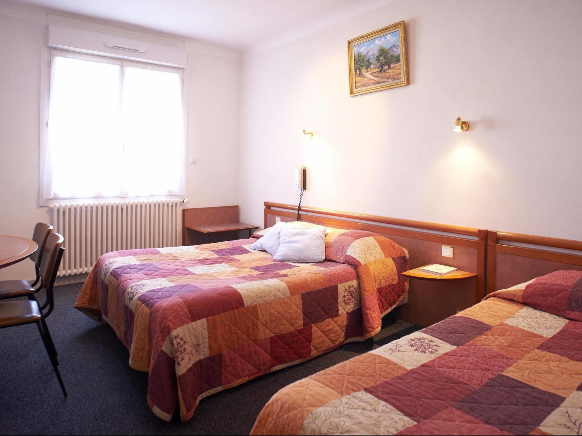 קליסון Hotel De La Gare מראה חיצוני תמונה