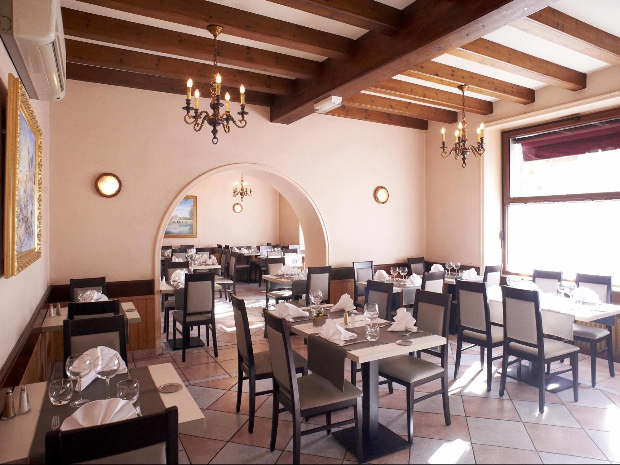 קליסון Hotel De La Gare מראה חיצוני תמונה